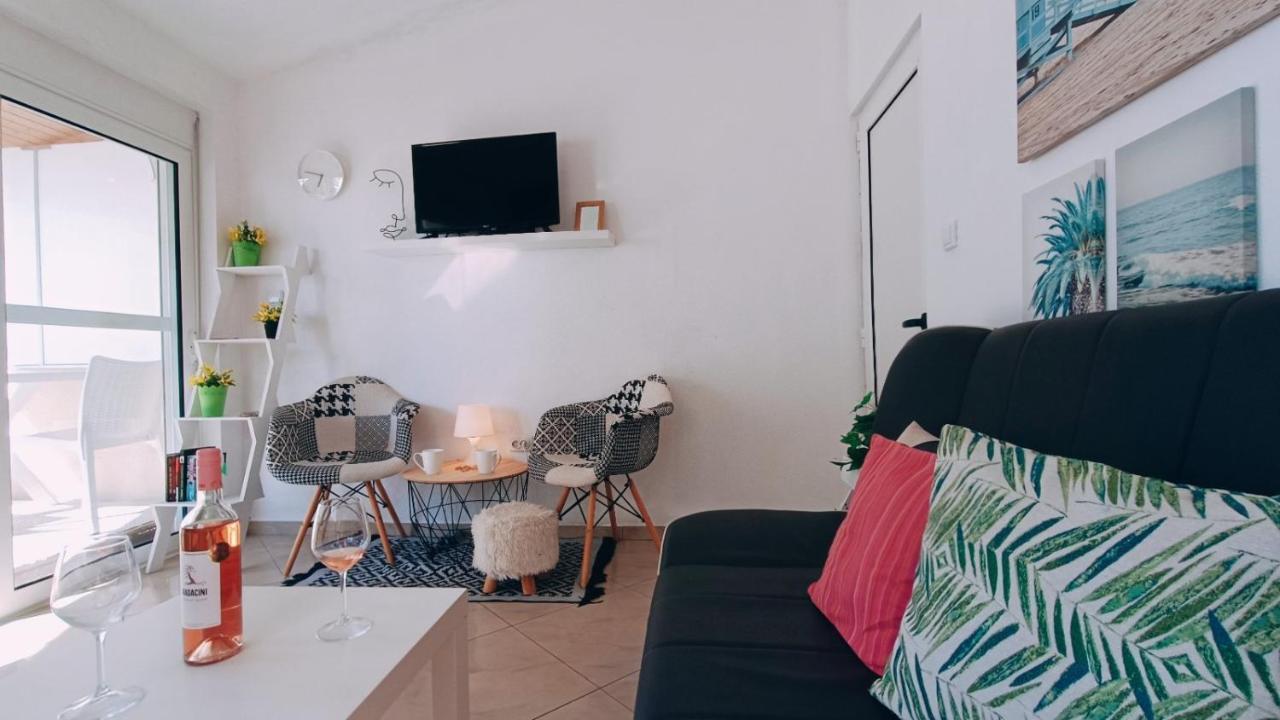 Beach Apartment With Beach Chairs N.1 Utjeha Buitenkant foto