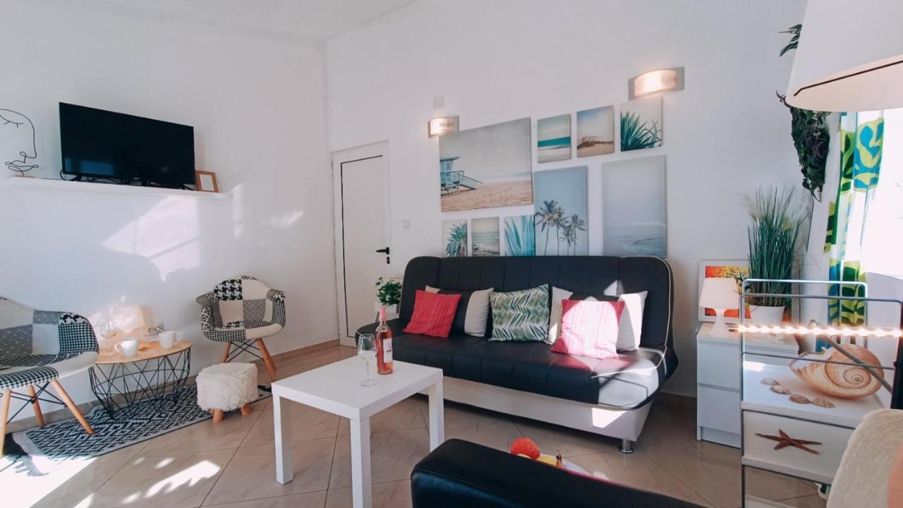 Beach Apartment With Beach Chairs N.1 Utjeha Buitenkant foto
