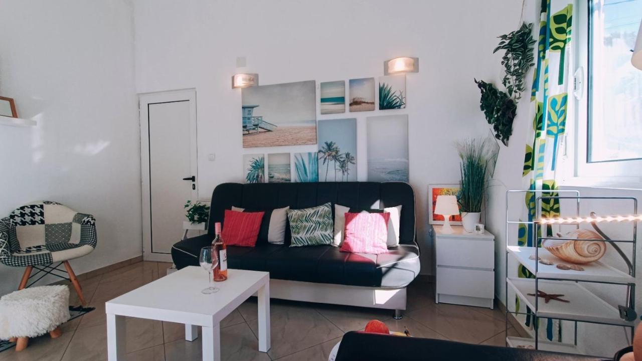 Beach Apartment With Beach Chairs N.1 Utjeha Buitenkant foto