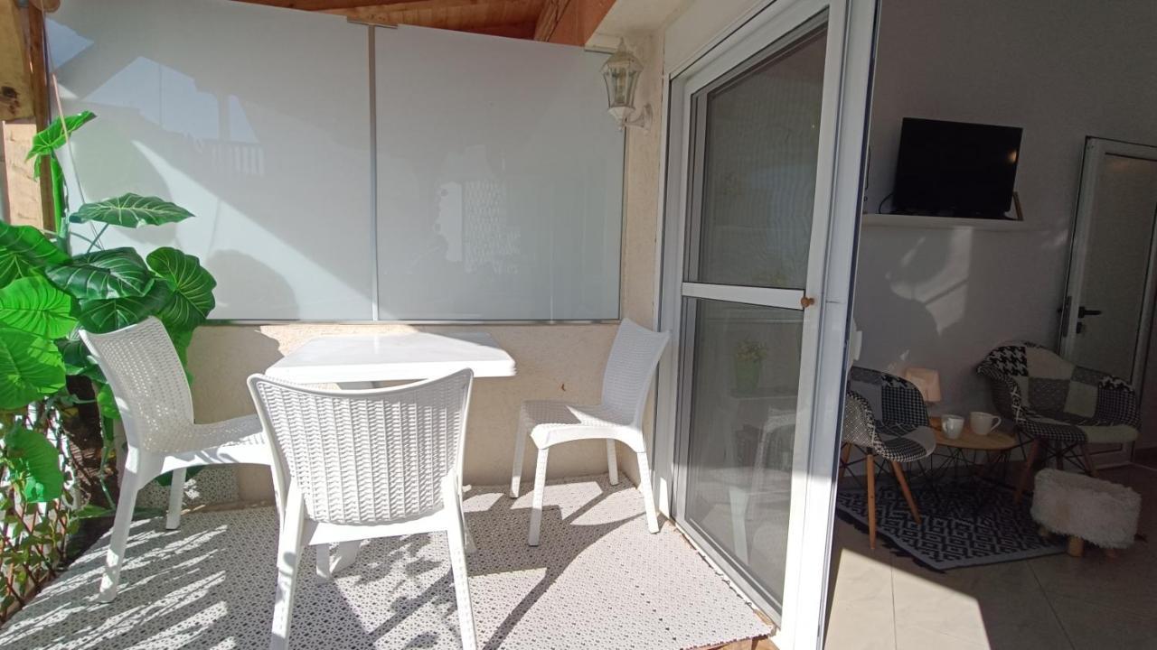 Beach Apartment With Beach Chairs N.1 Utjeha Buitenkant foto