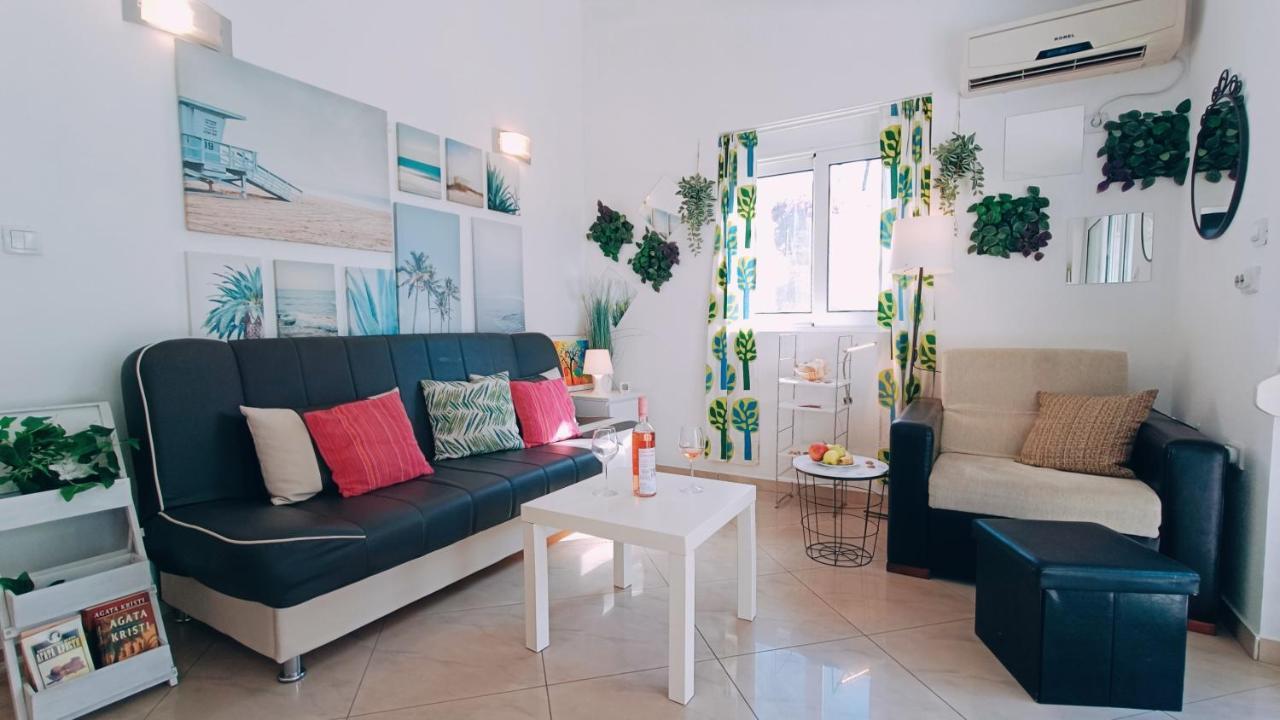 Beach Apartment With Beach Chairs N.1 Utjeha Buitenkant foto