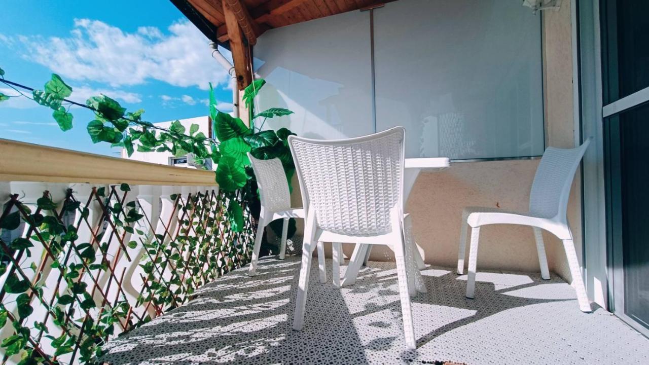 Beach Apartment With Beach Chairs N.1 Utjeha Buitenkant foto