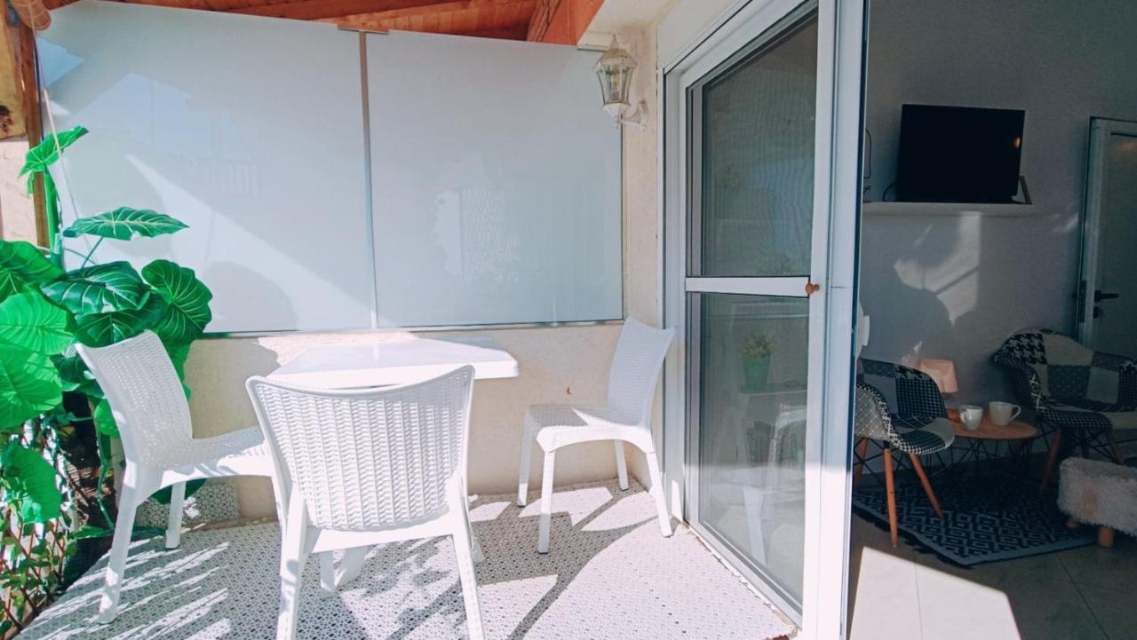 Beach Apartment With Beach Chairs N.1 Utjeha Buitenkant foto