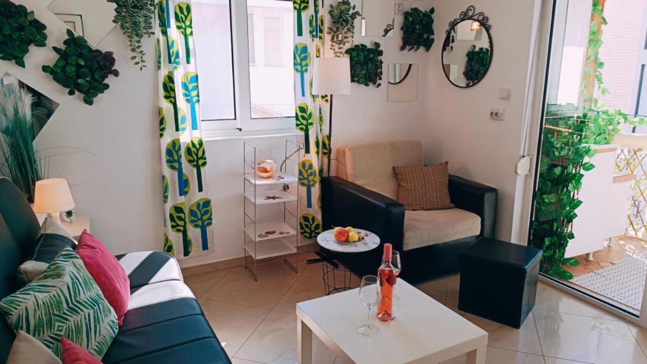 Beach Apartment With Beach Chairs N.1 Utjeha Buitenkant foto