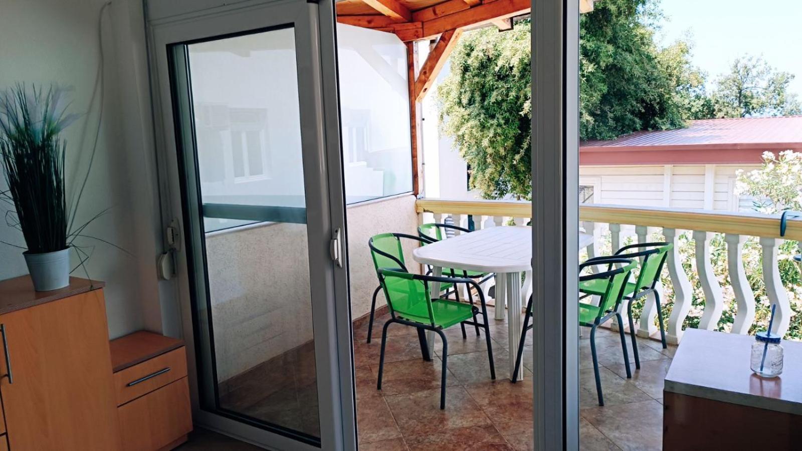 Beach Apartment With Beach Chairs N.1 Utjeha Kamer foto